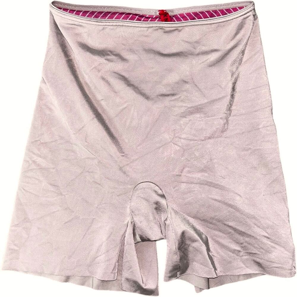 NWOT SPANX Nude Thinstincts High-Waisted Mid-Thigh Short Size Small